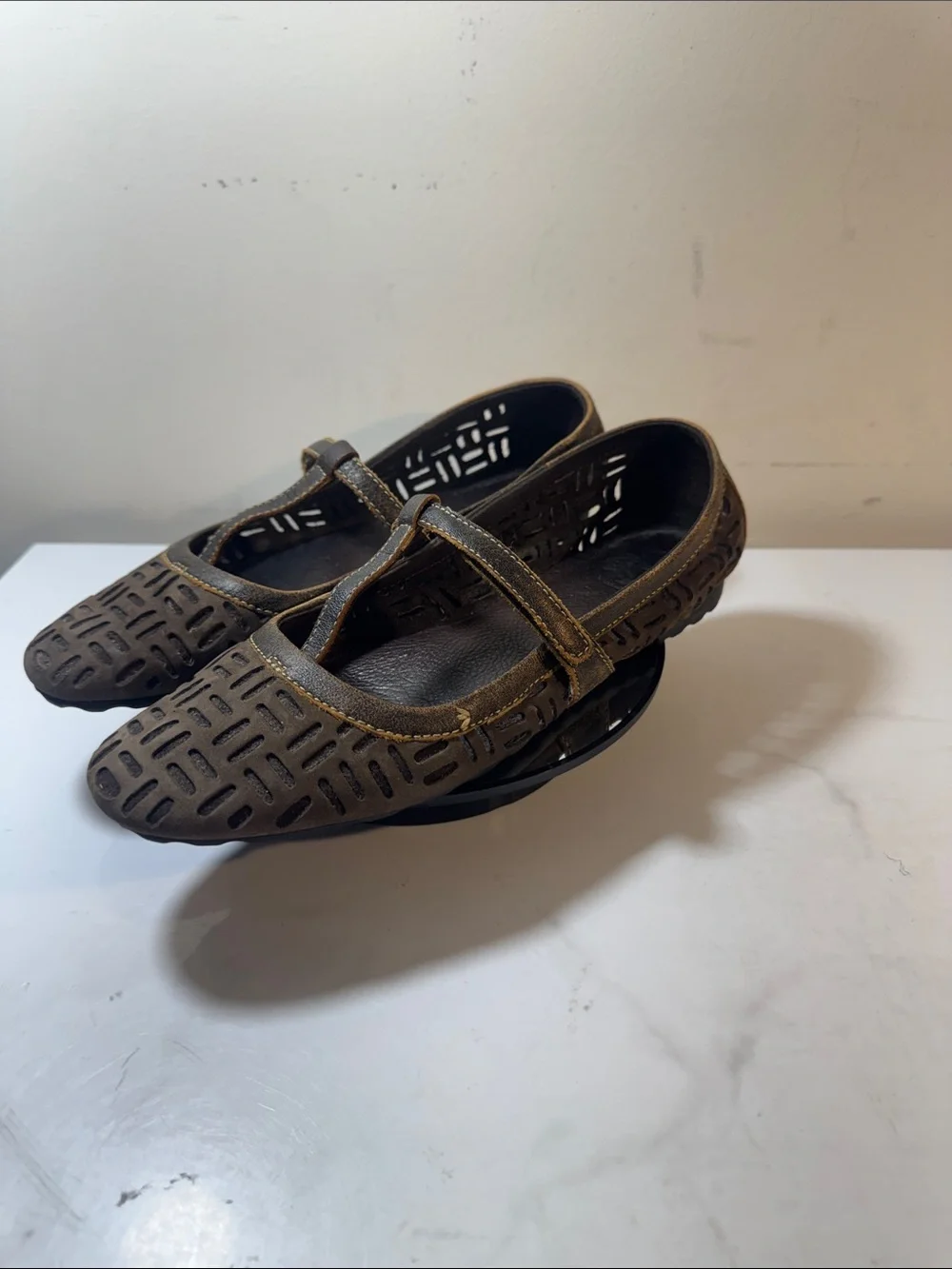 🚫SOLD🚫Timberland Brown Laser-Cut Mary Jane Flats - Women’s Size 8W - Picture 4 of 10